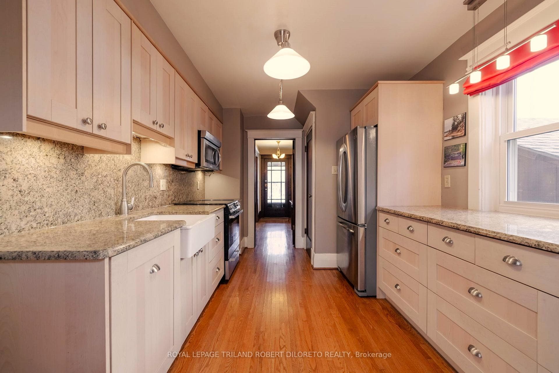 439 Victoria Street photo 15