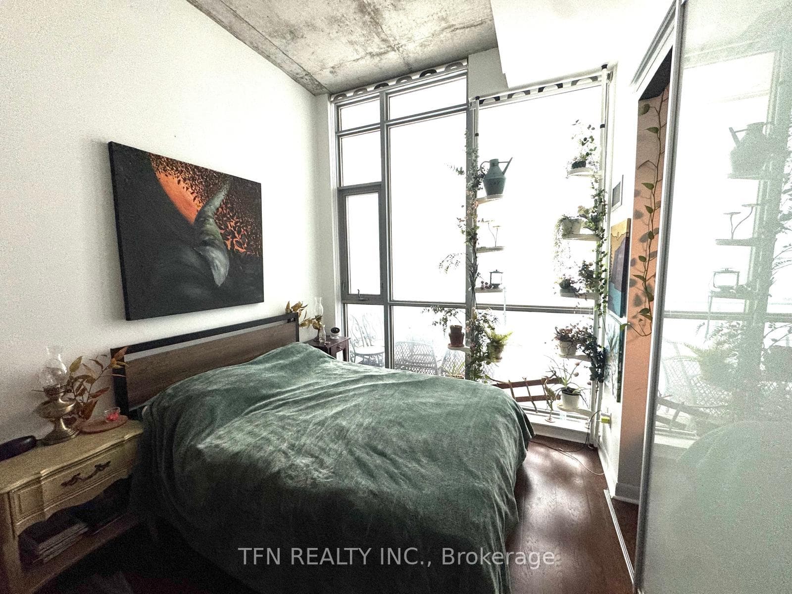 375 King Street Unit 1605 photo 9