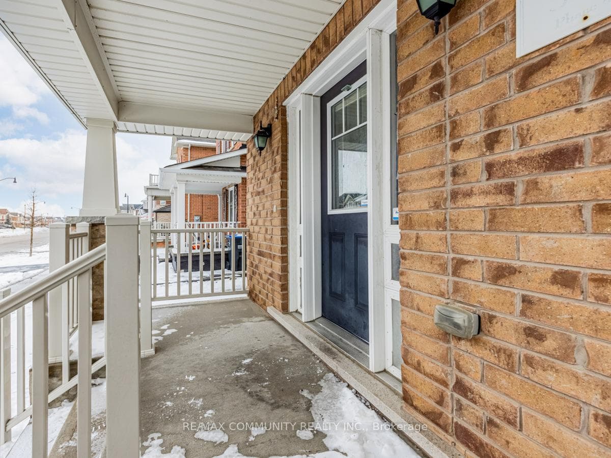 69 Robert Parkinson Drive photo 3