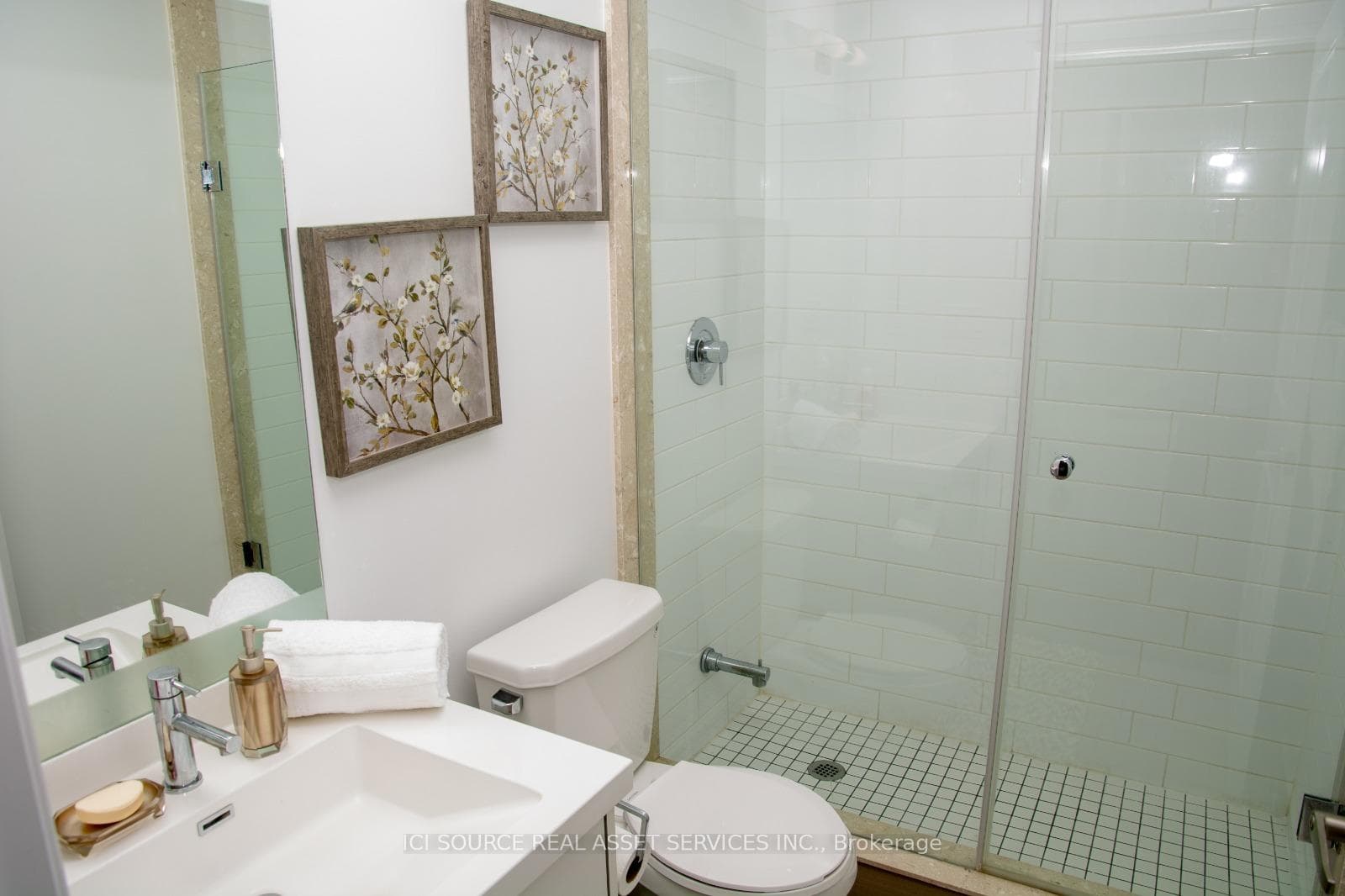 55 Speers Road Unit 1404 photo 9