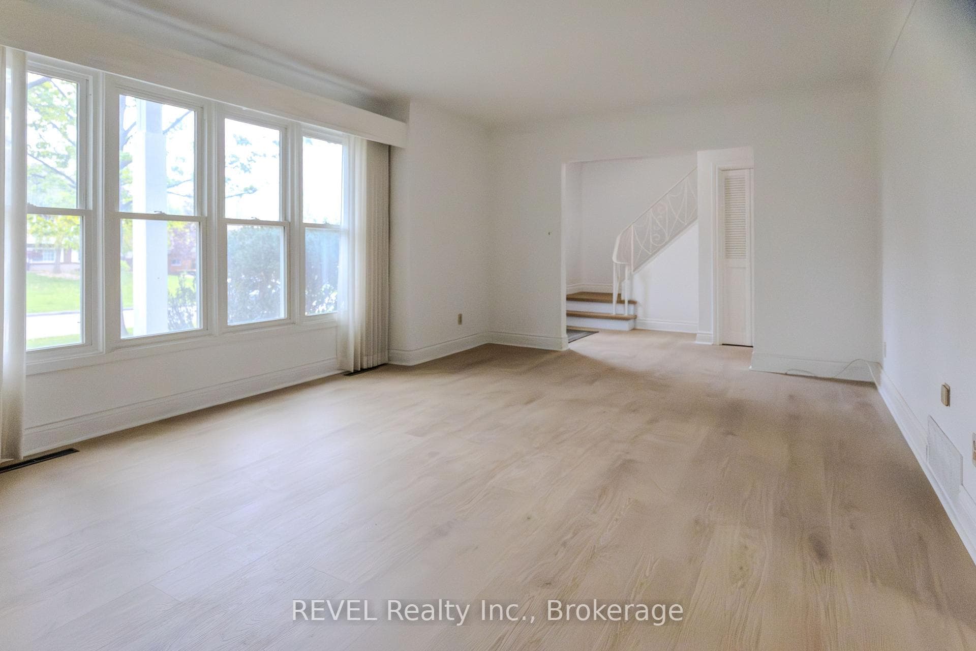19 Woodington Crescent photo 1