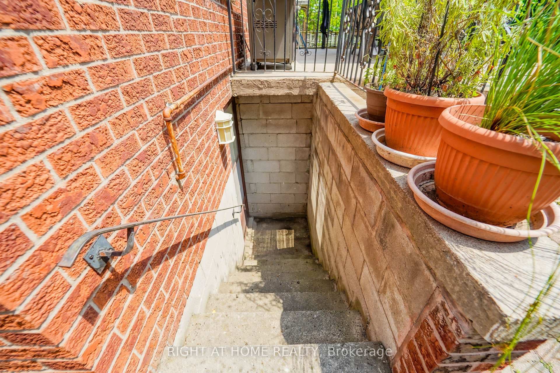 2 Lapworth Crescent photo 36