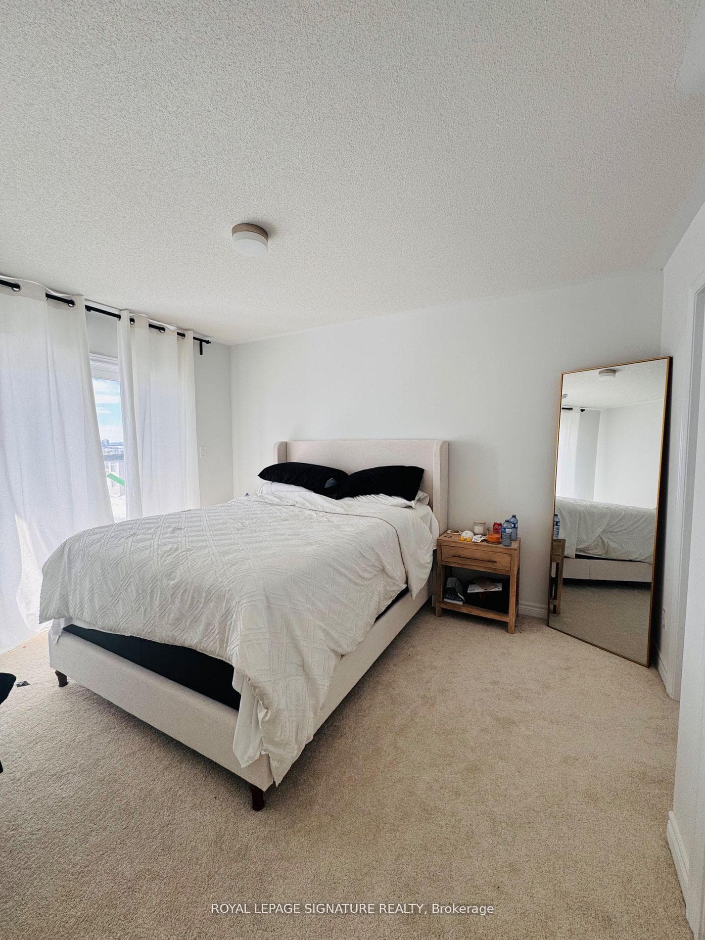 2037 Cameron Lott Crescent photo 12