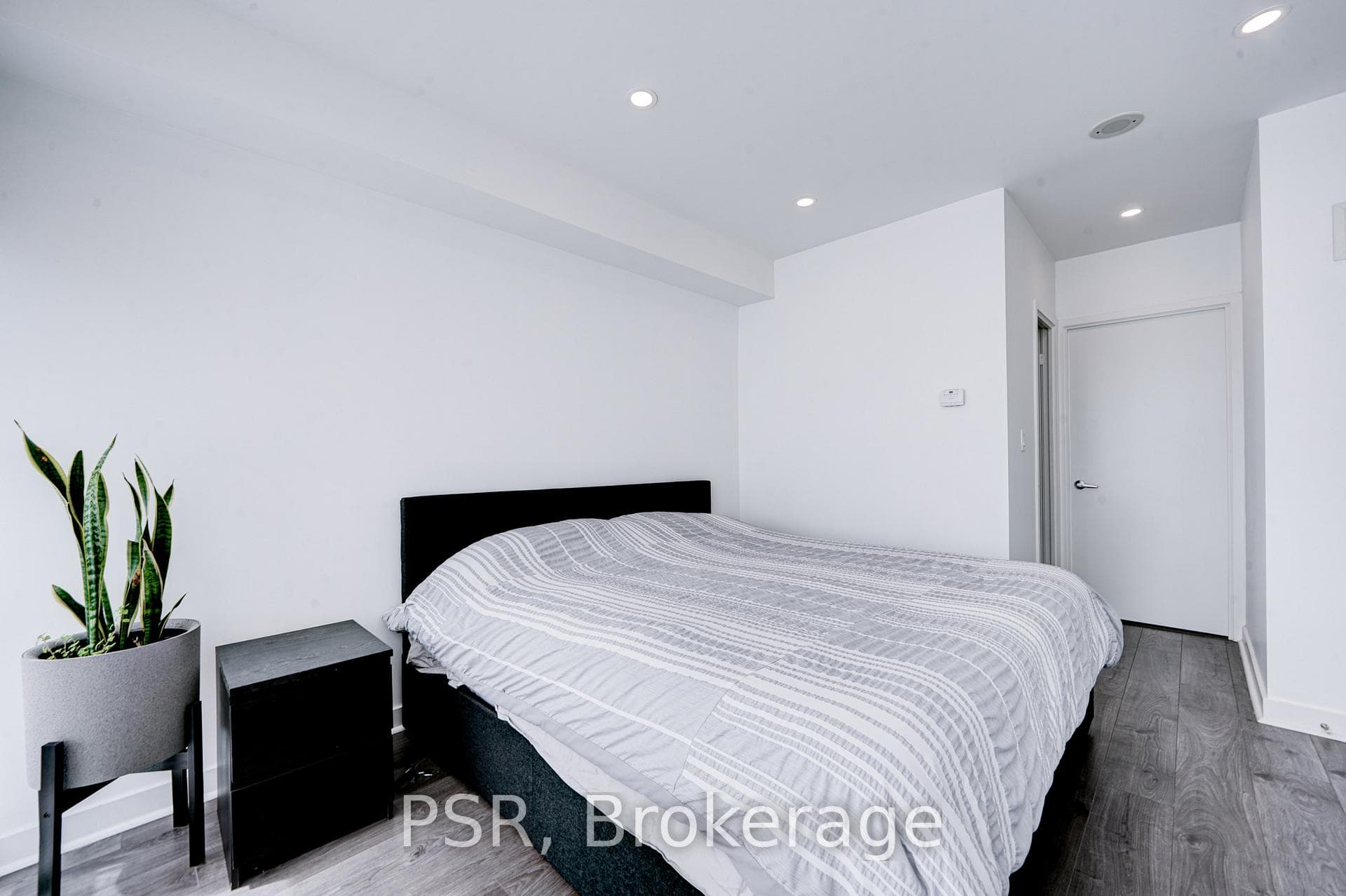35 Mariner Terrace Unit 1109 photo 32