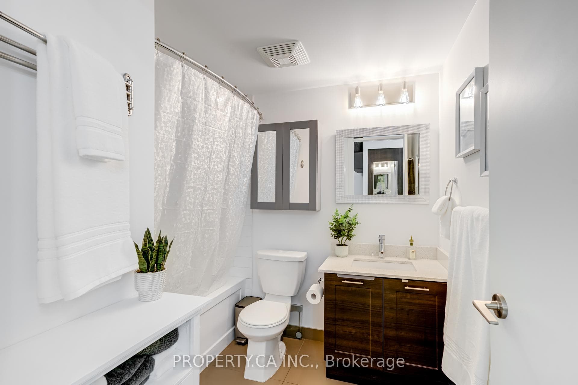 2220 Lake Shore Boulevard Unit 403 photo 23