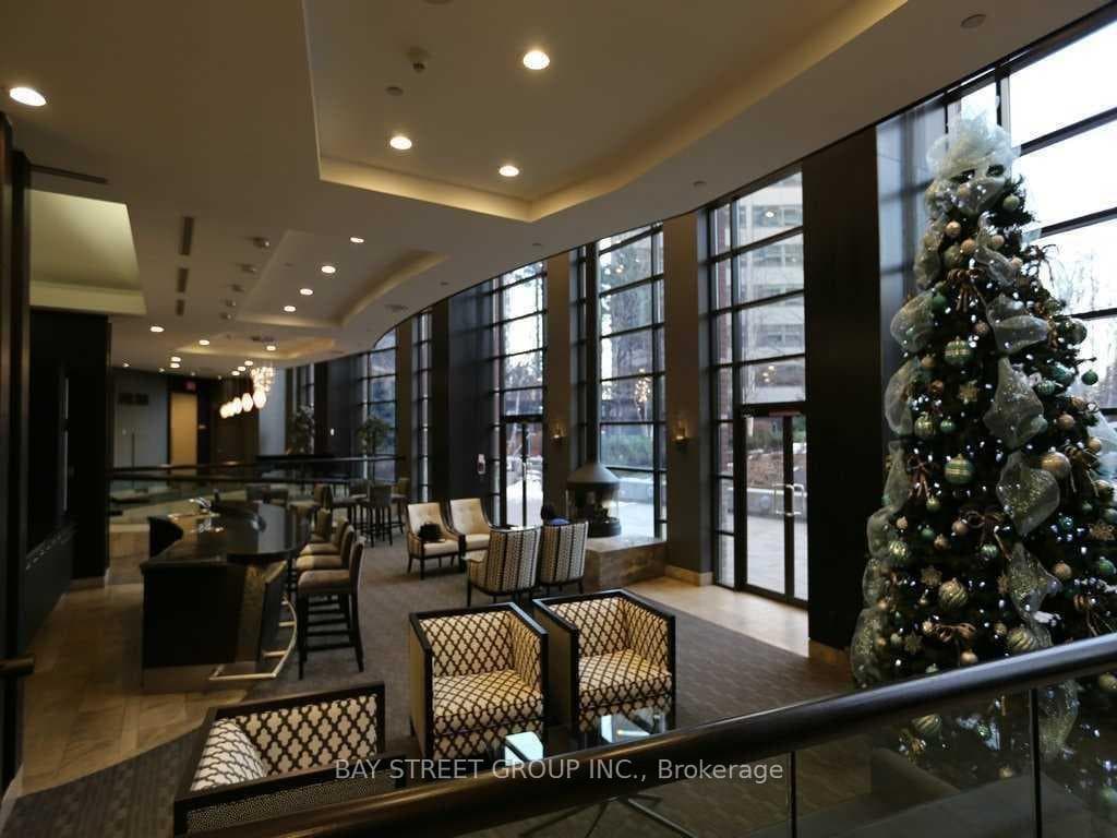 33 Sheppard Avenue Unit 2009 photo 7