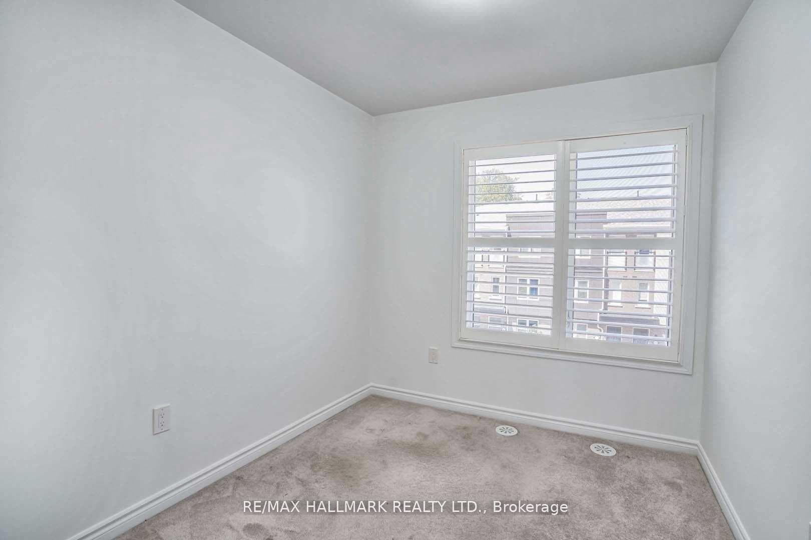 34 Heron Park Place photo 31