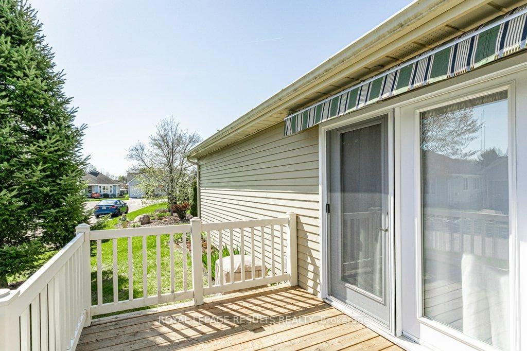 62 Edwin Crescent photo 30