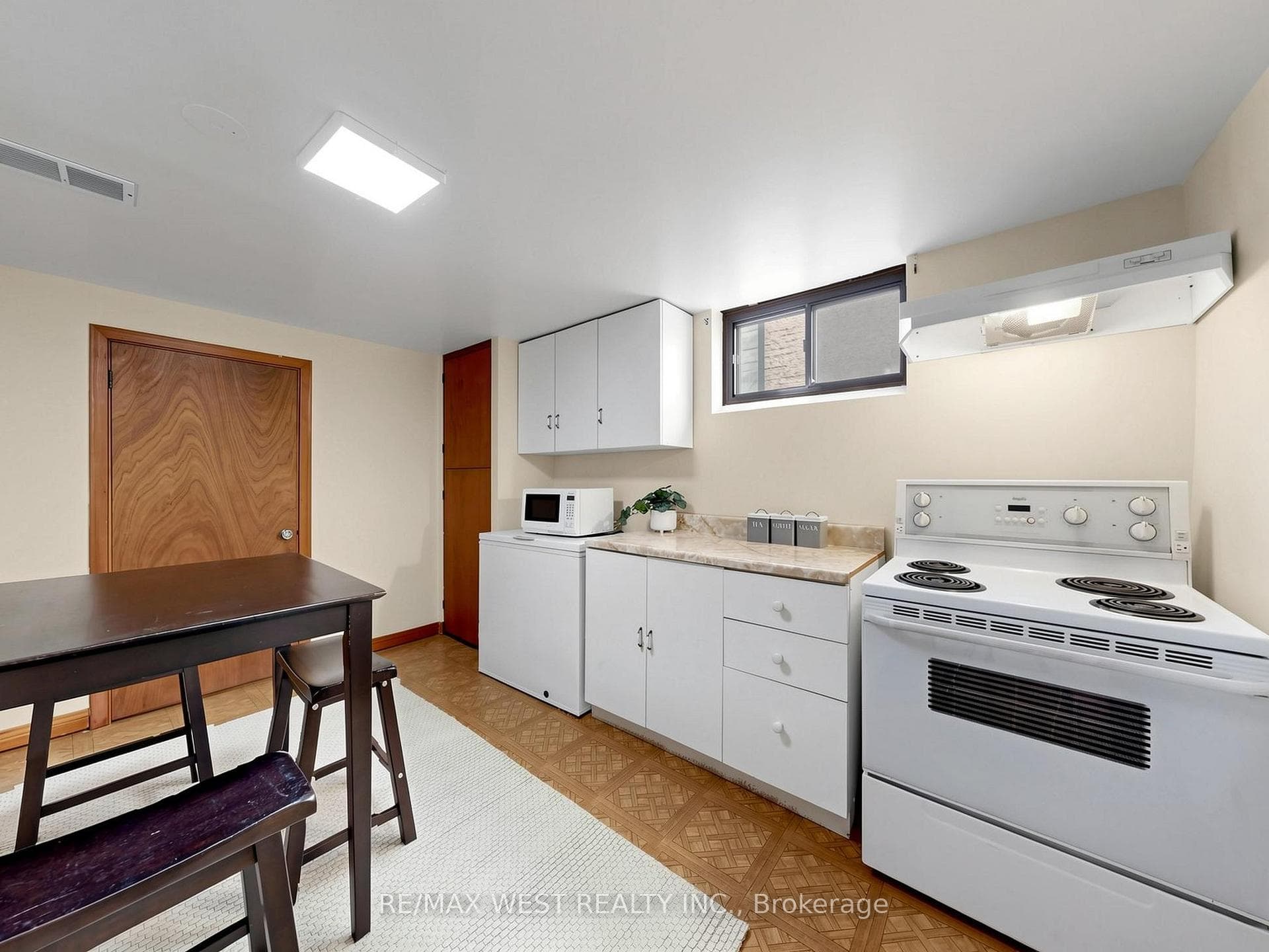 53 Wedgewood Drive photo 20