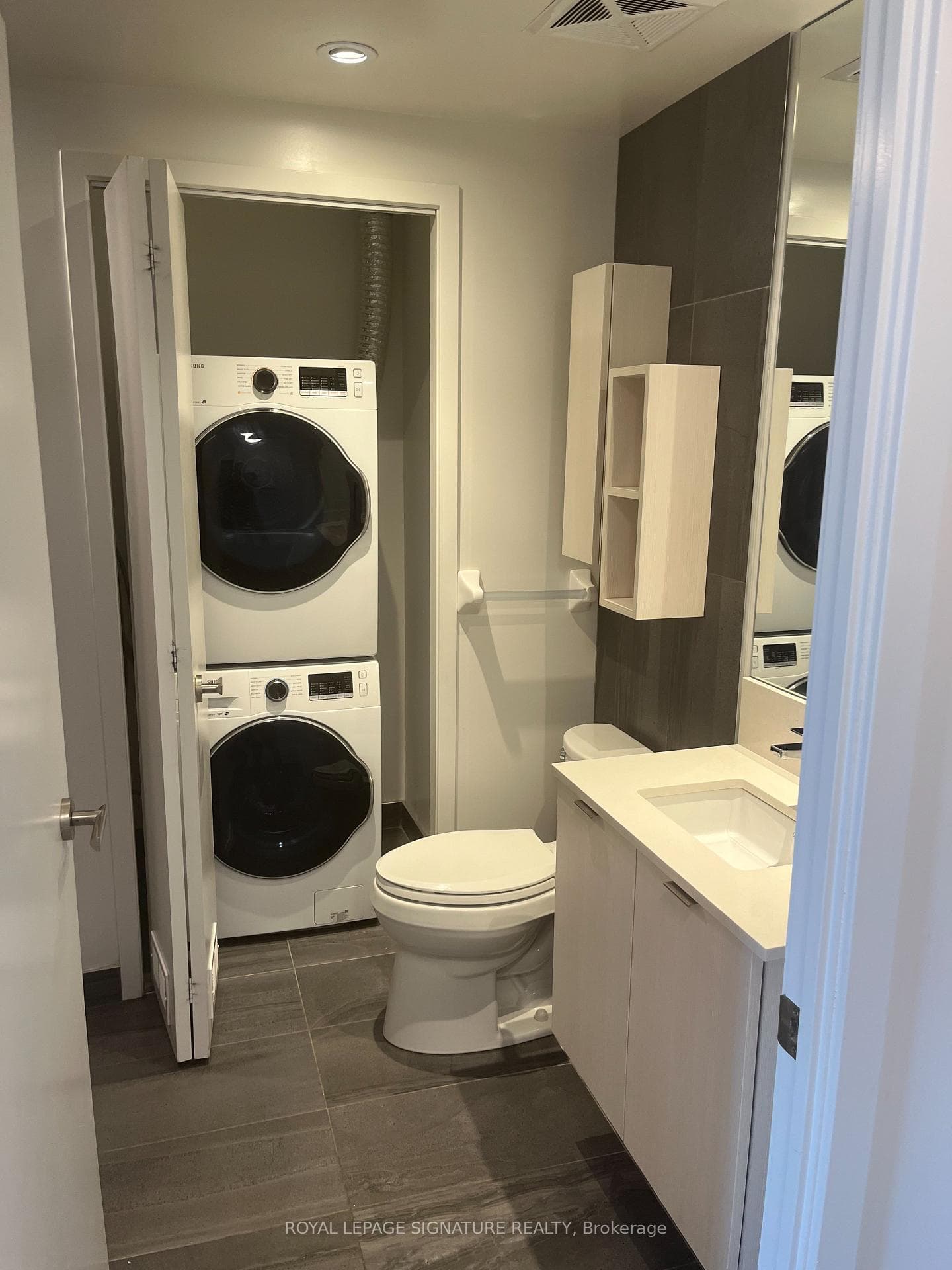 195 Redpath Avenue Unit 3413 photo 6