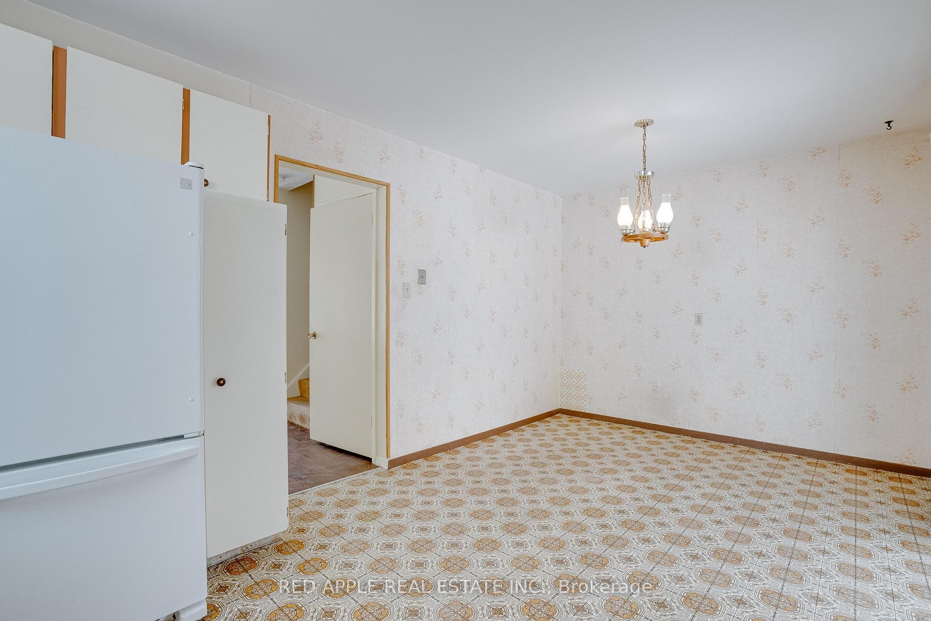 763 SUNNYPOINT Drive photo 6