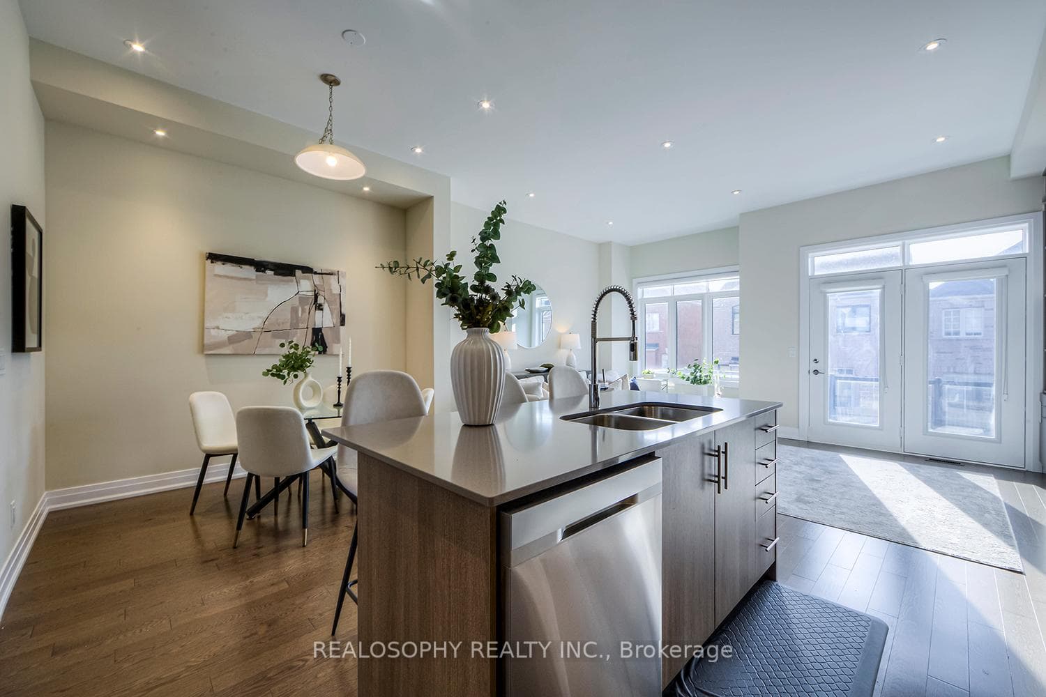 2 Hesperus Road photo 8