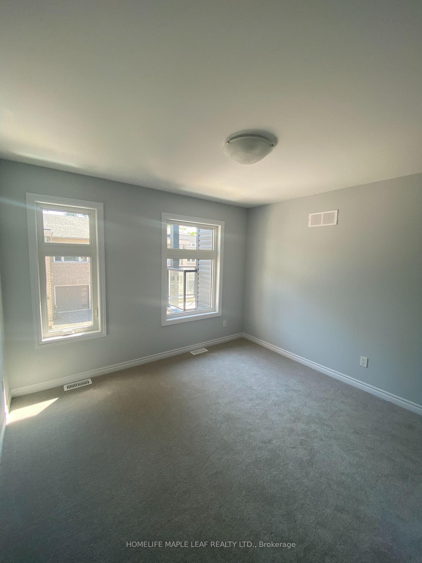 5672 DORCHESTER Road Unit 37 photo 11
