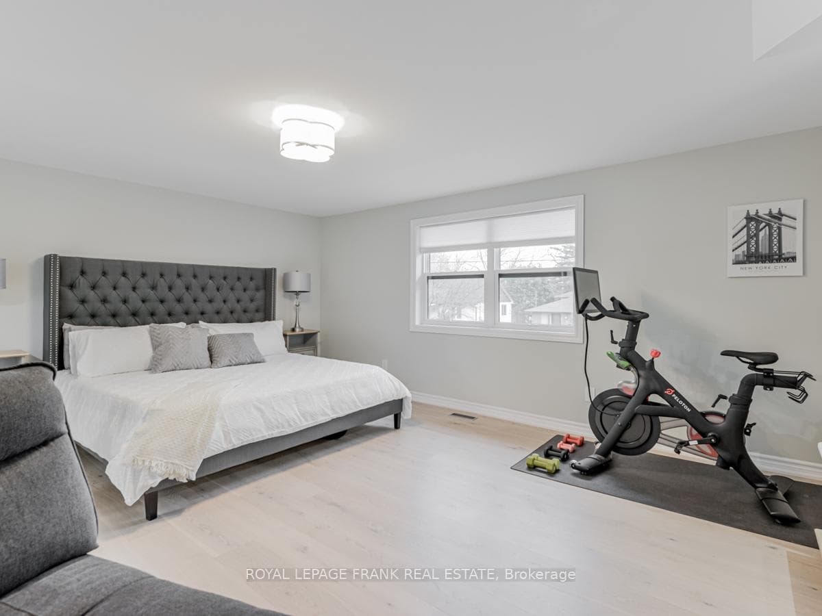 371 Boyer Street photo 15