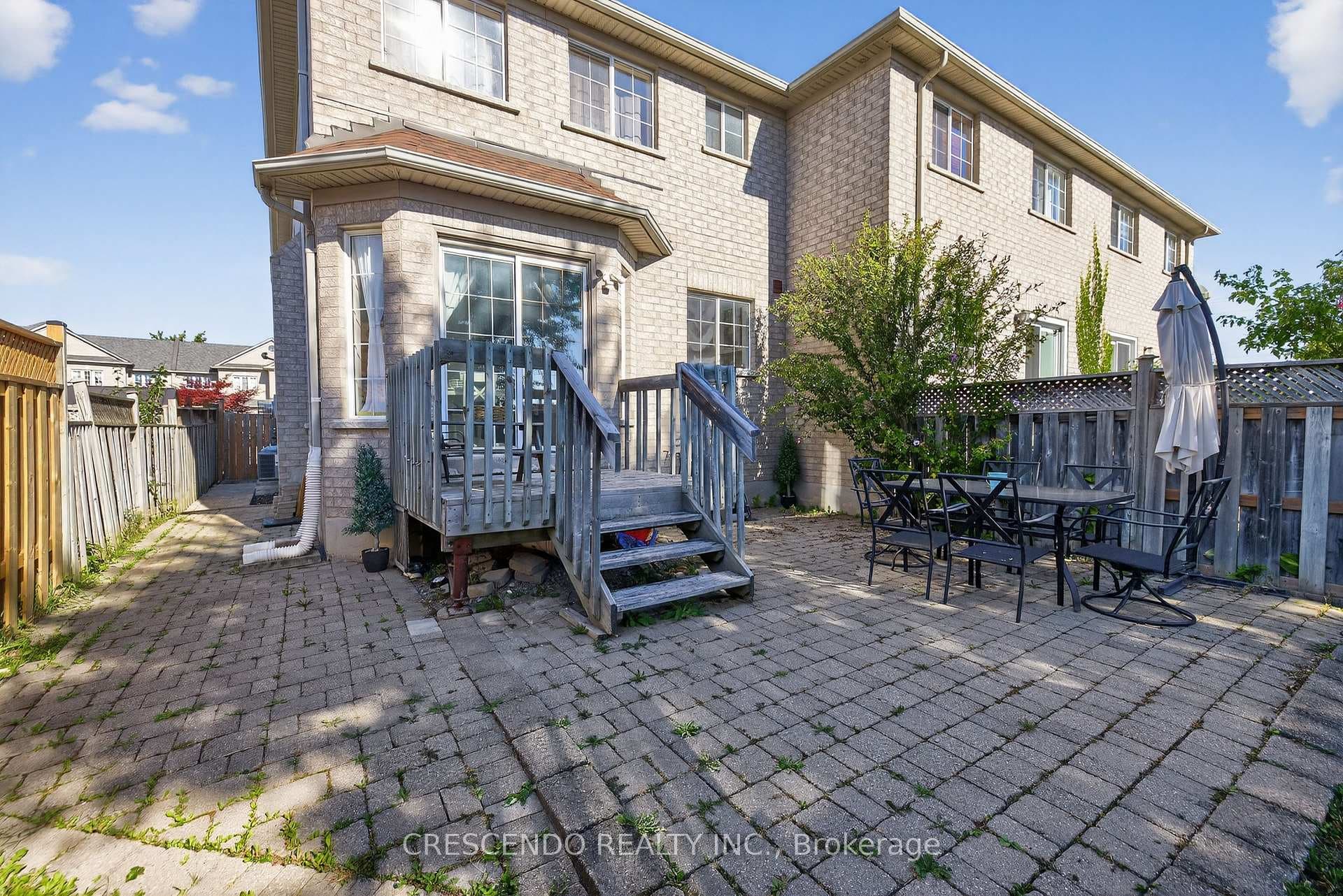 47 Frank Johnston Road photo 23