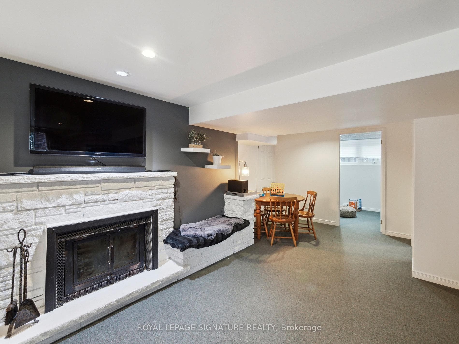 373 Friendship Avenue photo 27