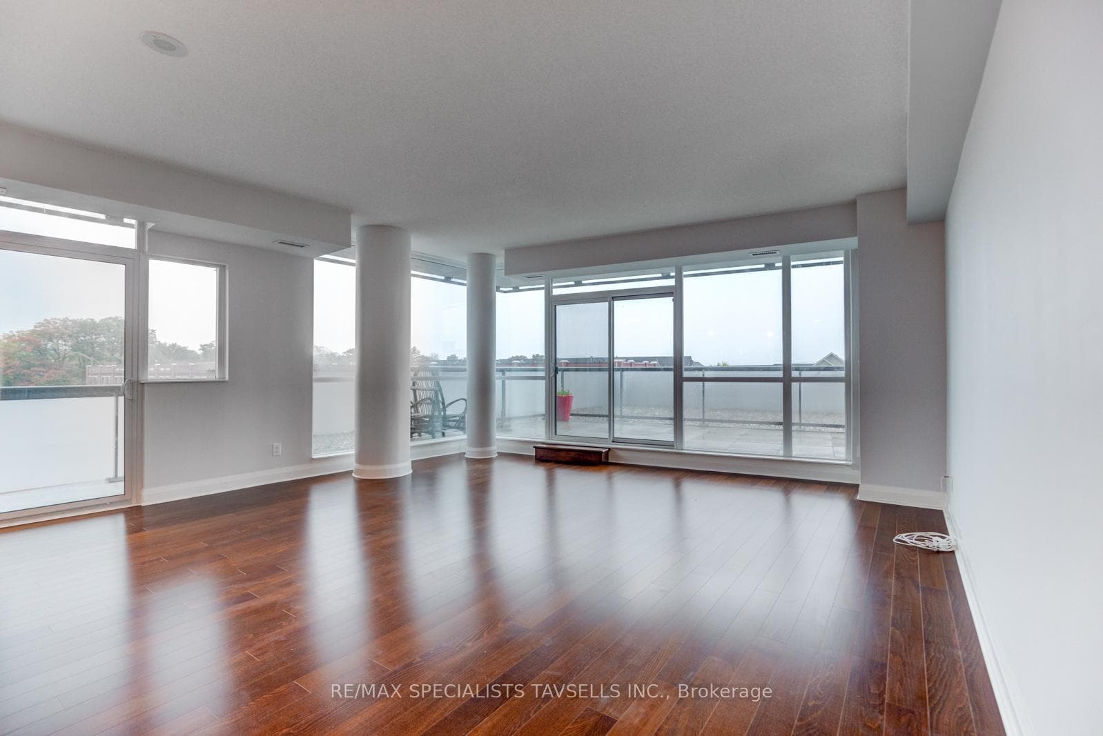 1 Hurontario Street Unit 304 photo 7