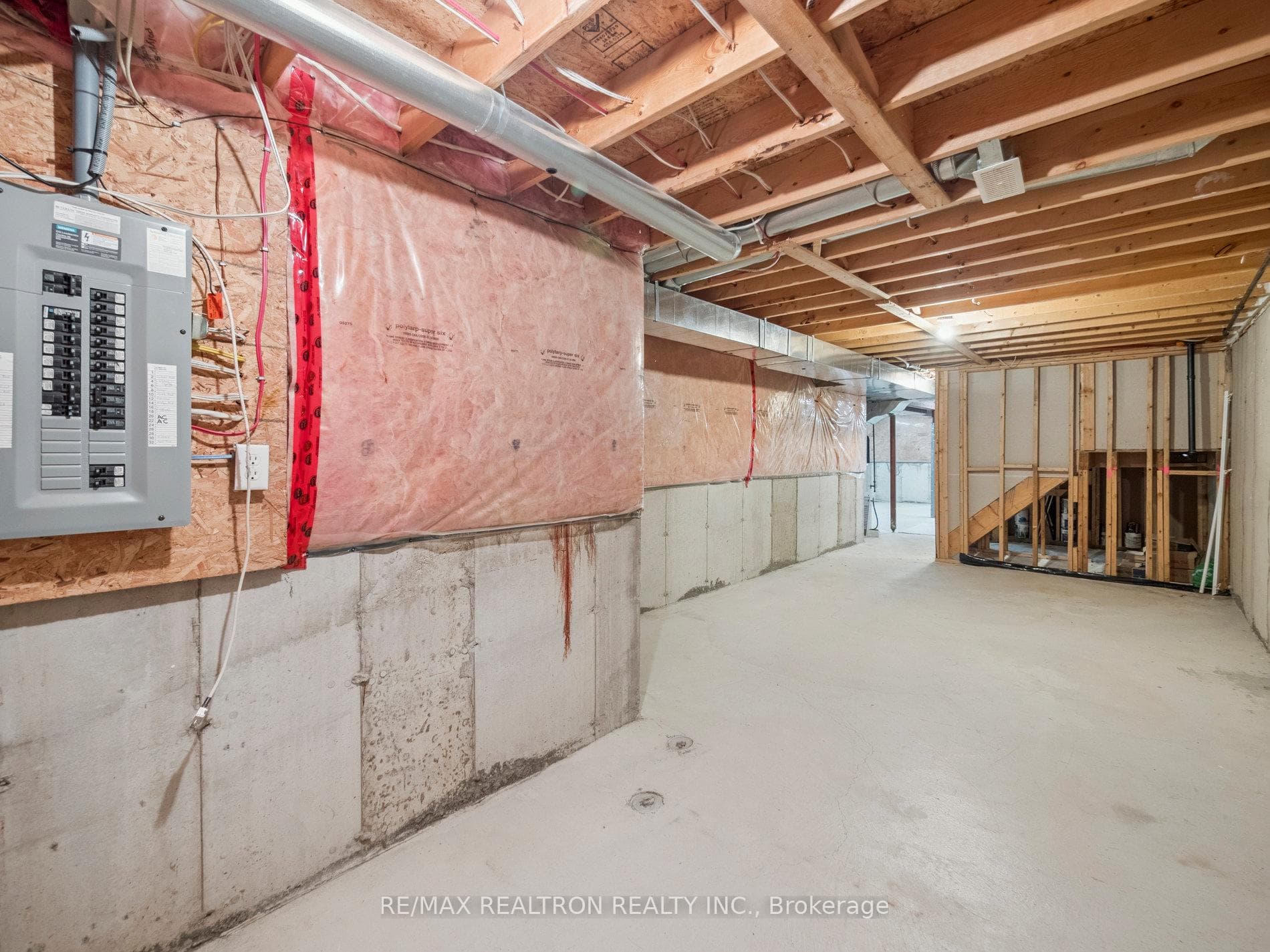 21 Dougherty Crescent photo 29