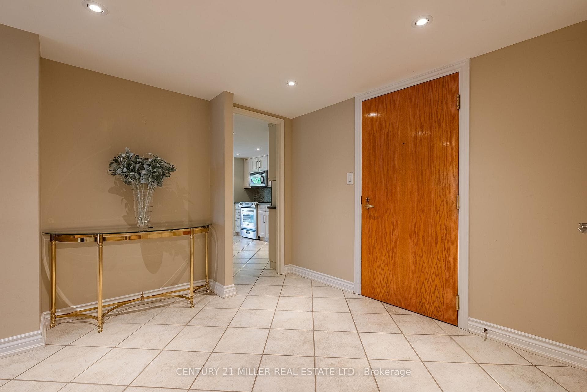 100 Lakeshore Road Unit 710 photo 4
