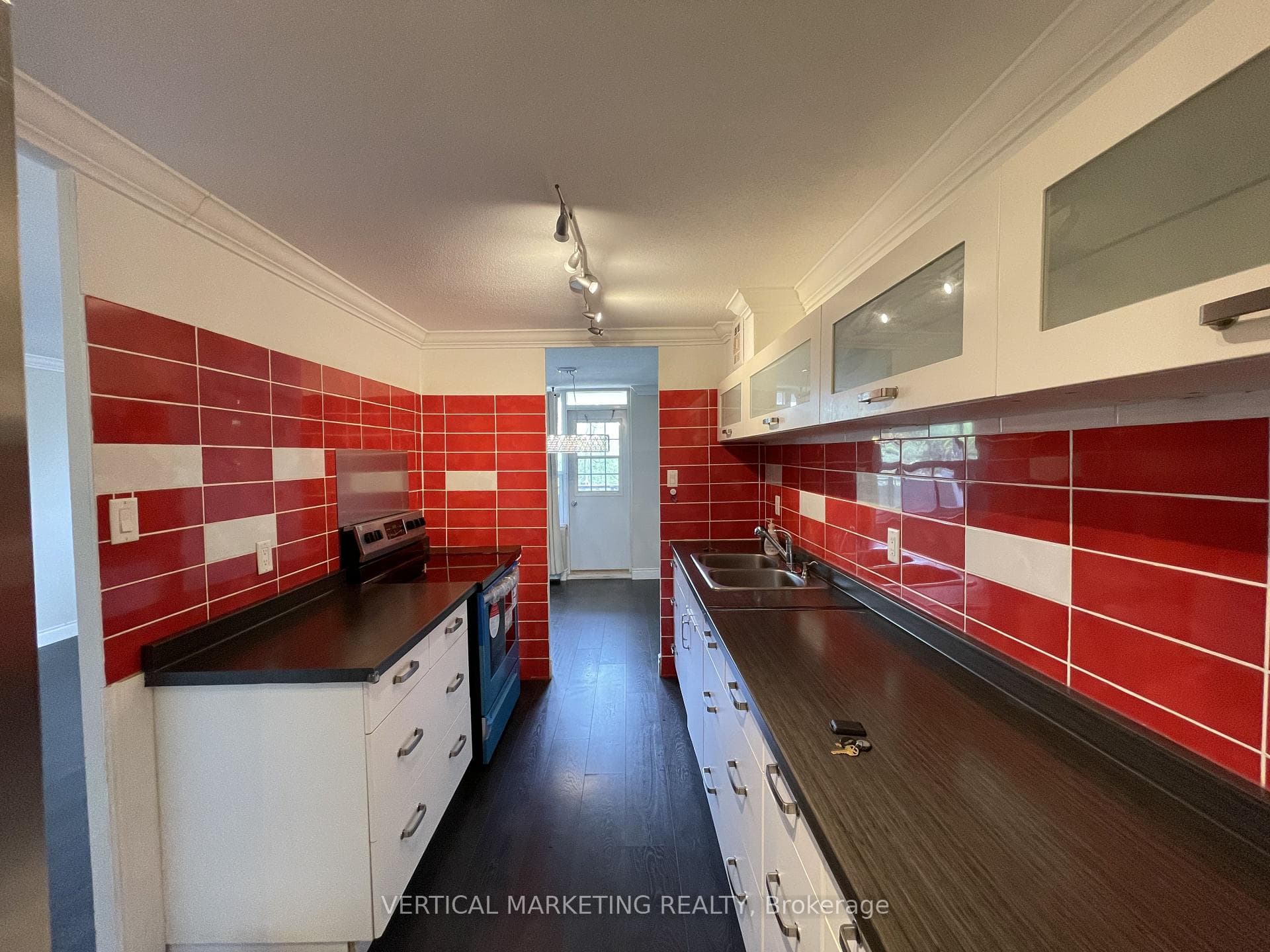 3120 Kirwin Avenue Unit 301 photo 7
