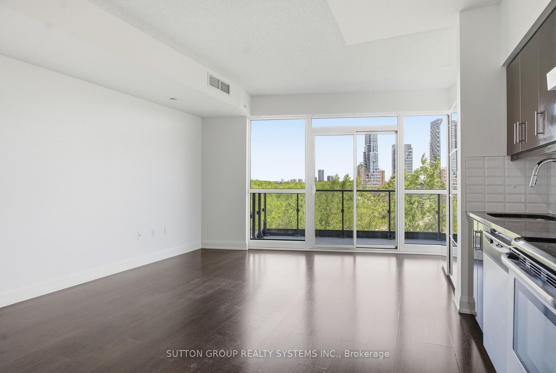 160 Vanderhoof Avenue Unit 416 photo 11