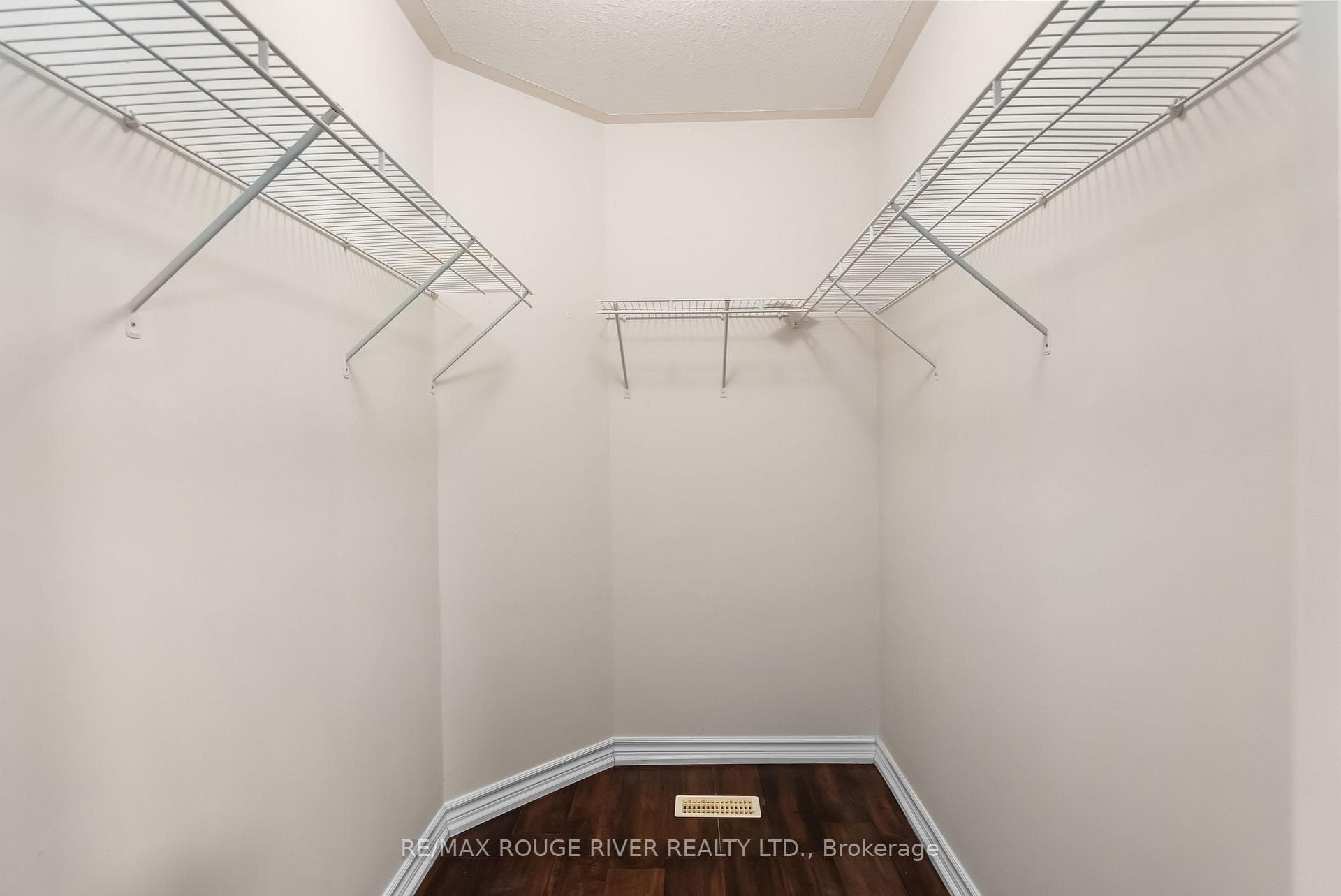 16 Aylesworth Avenue photo 16