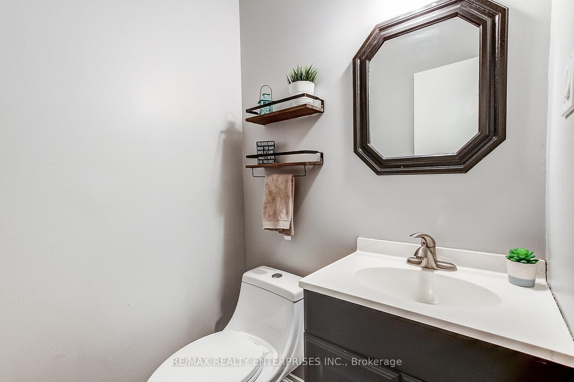 1306 Guelph Line Unit 2 photo 19
