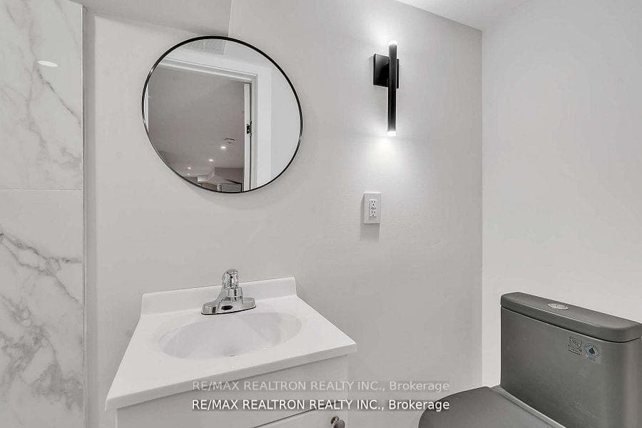 254 Hastings Avenue photo 27