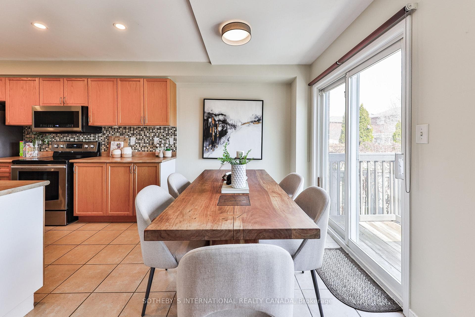 401 Kittridge Road photo 12