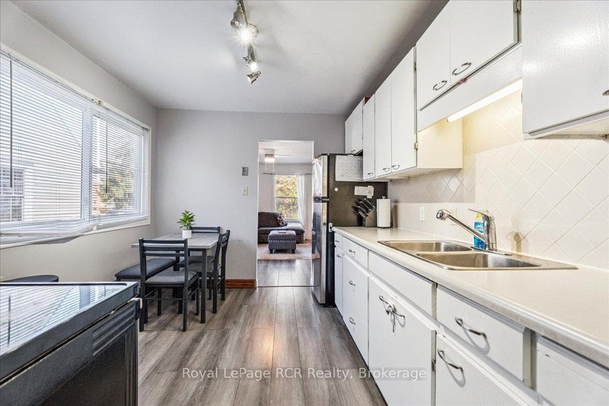 1368 6th Avenue photo 14