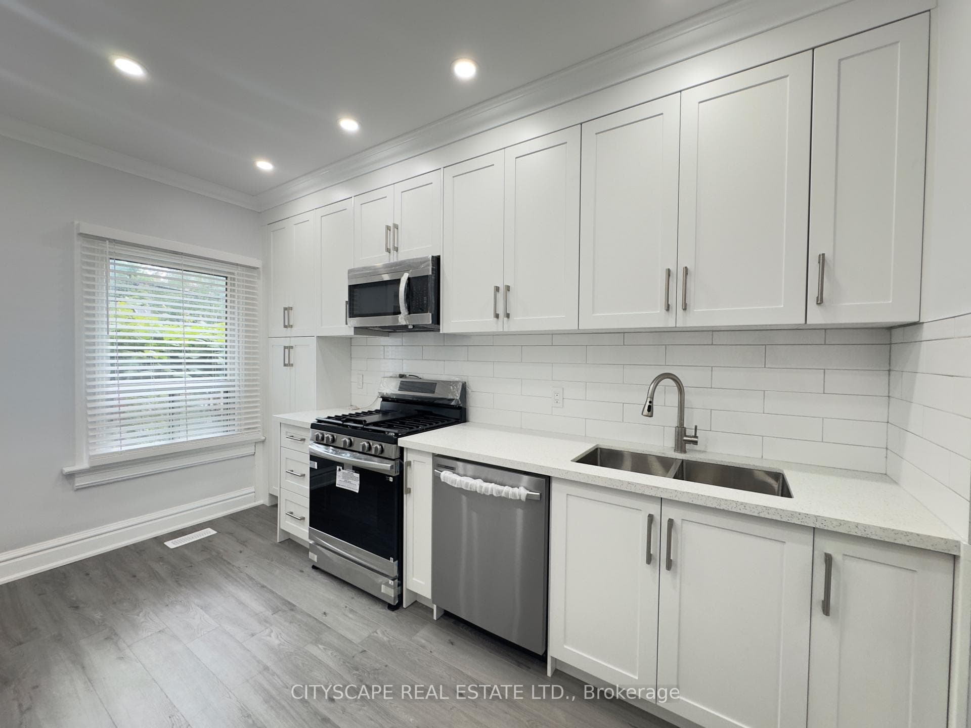 476 Lansdowne Avenue photo 6