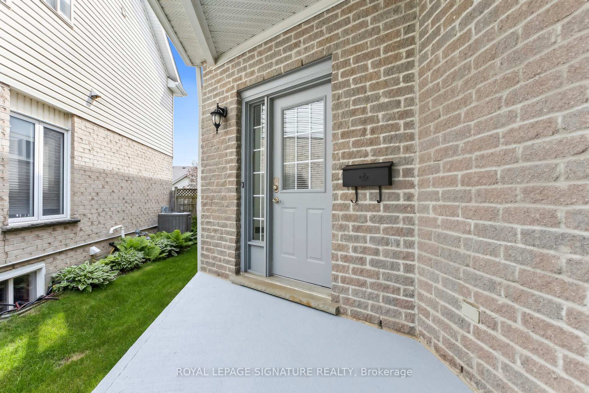 11 Lardner Street photo 40