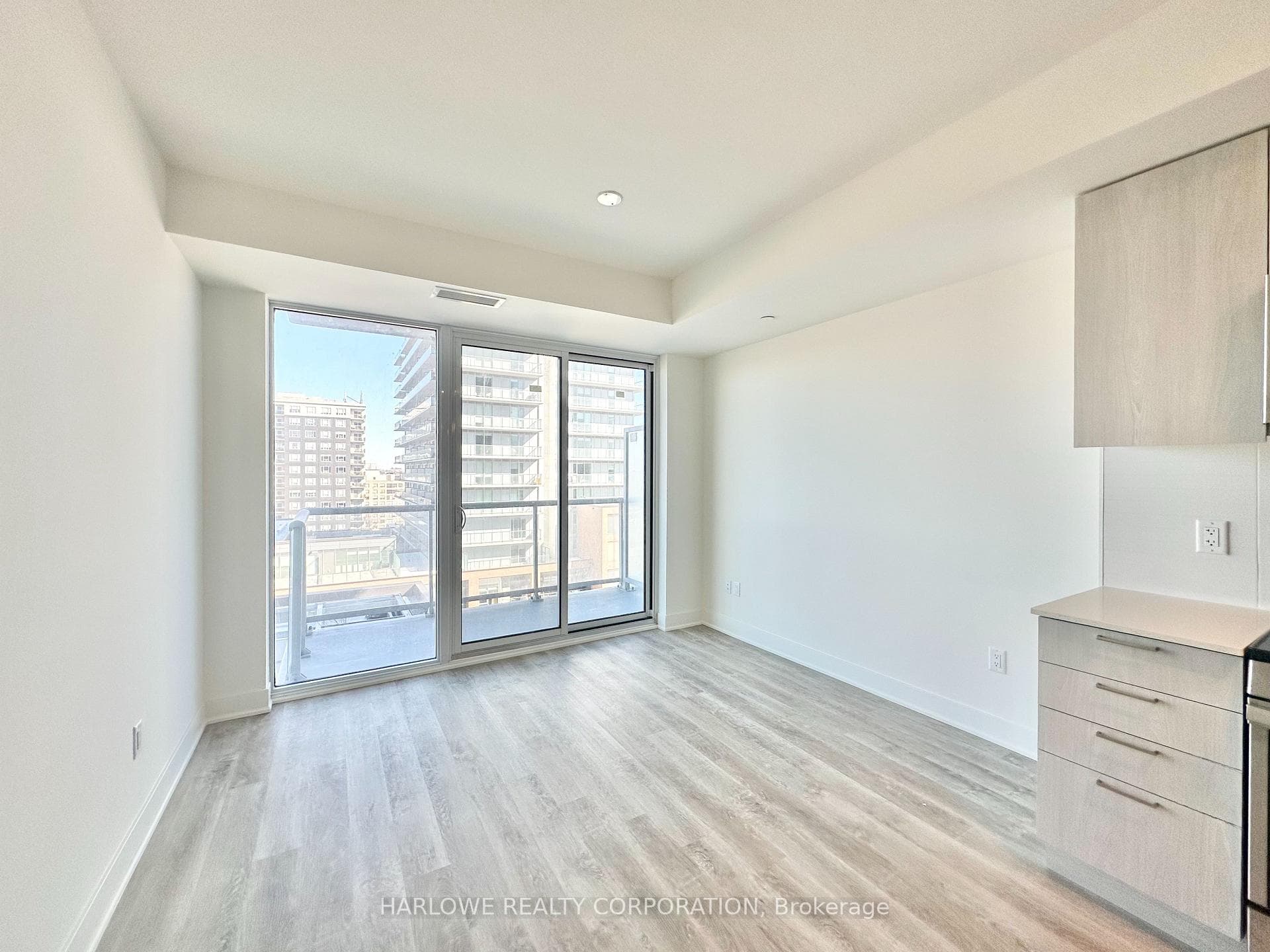 185 Deerfield Road Unit 711 photo 17