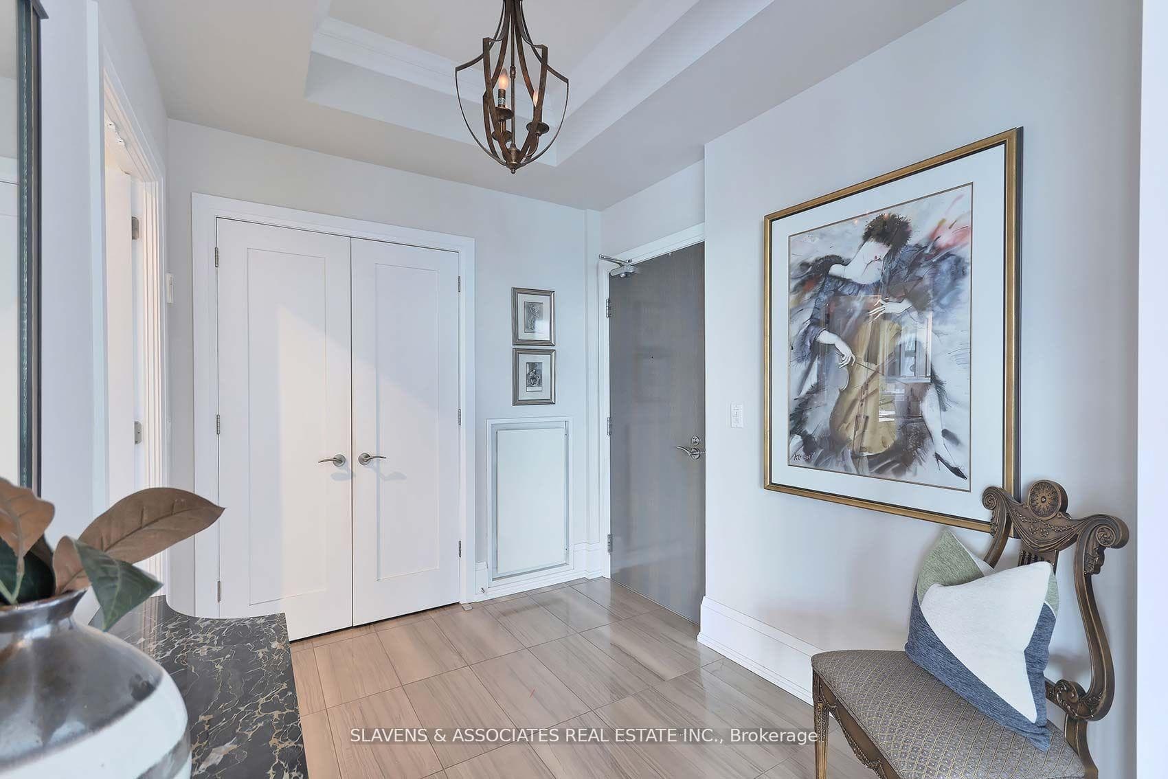 336 Spadina Road Unit 701 photo 5