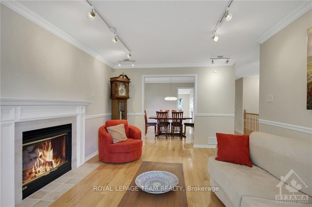 53 SPRINGWOOD Circle photo 5