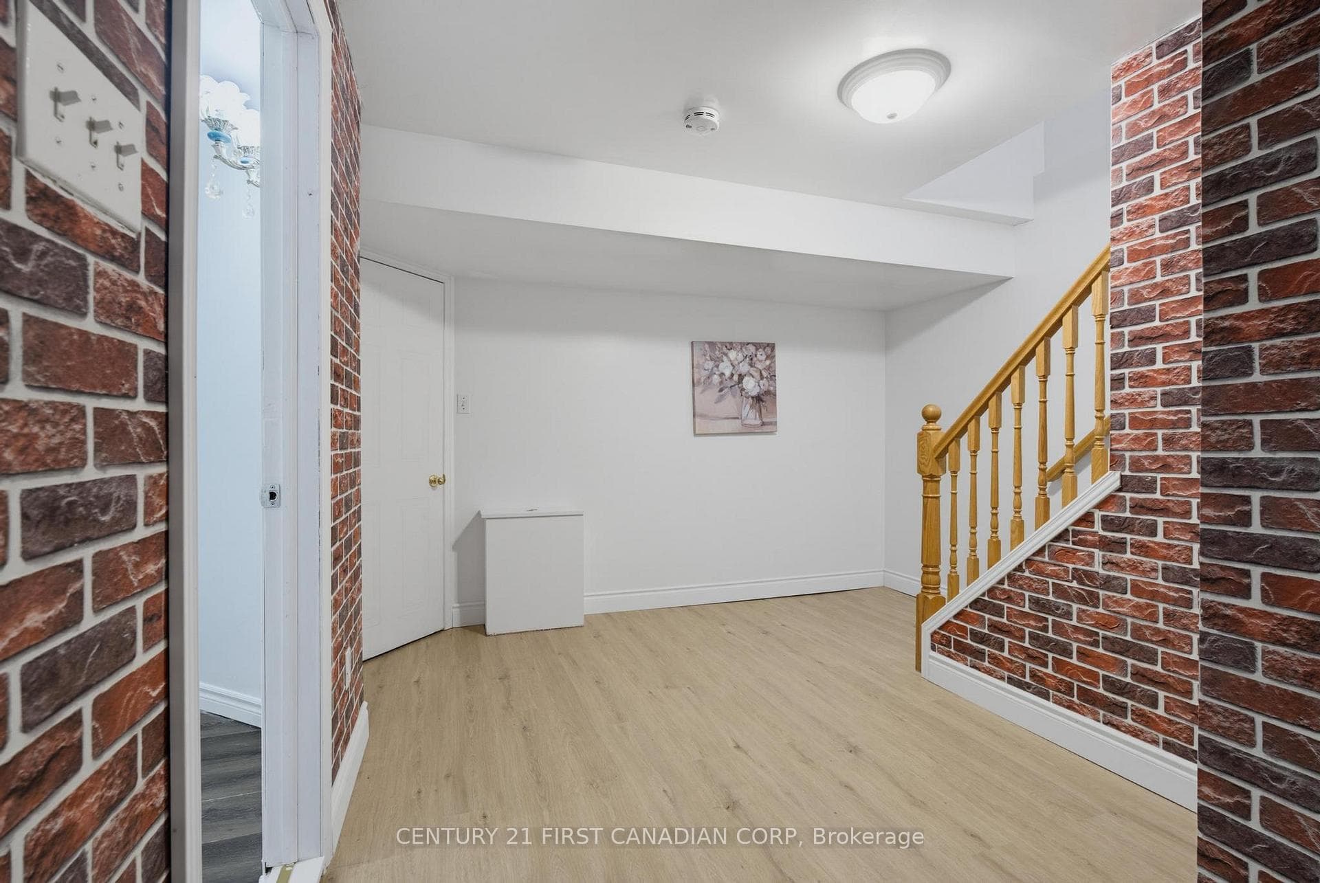 761 BLACKSMITH Street photo 29