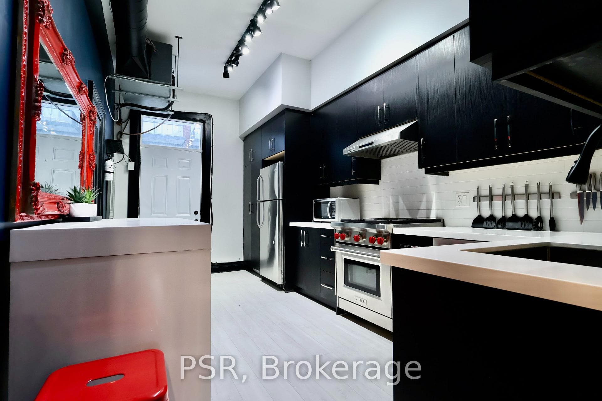 631 Queen Street Unit 3 photo 2