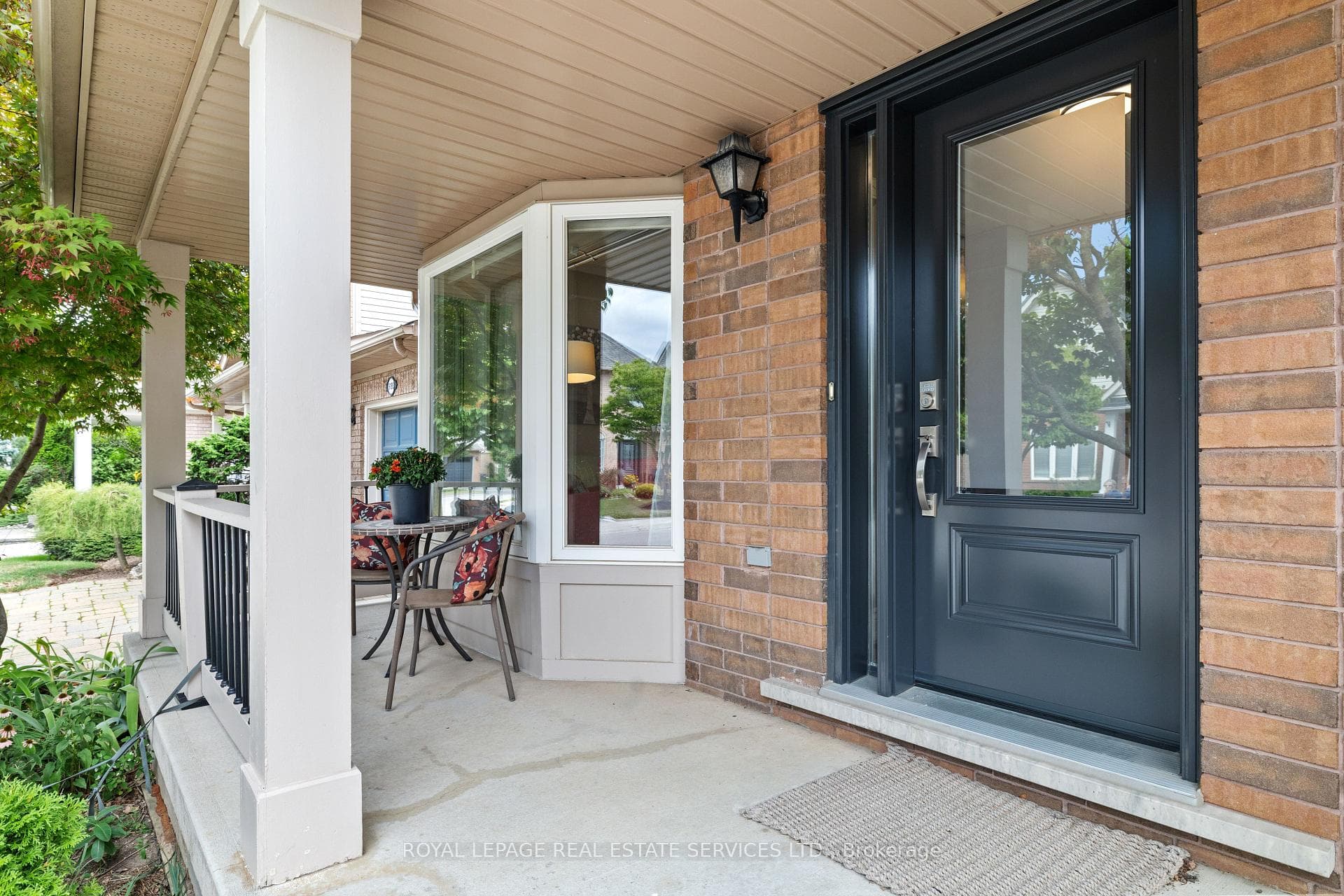 5186 Ravine Crescent photo 2