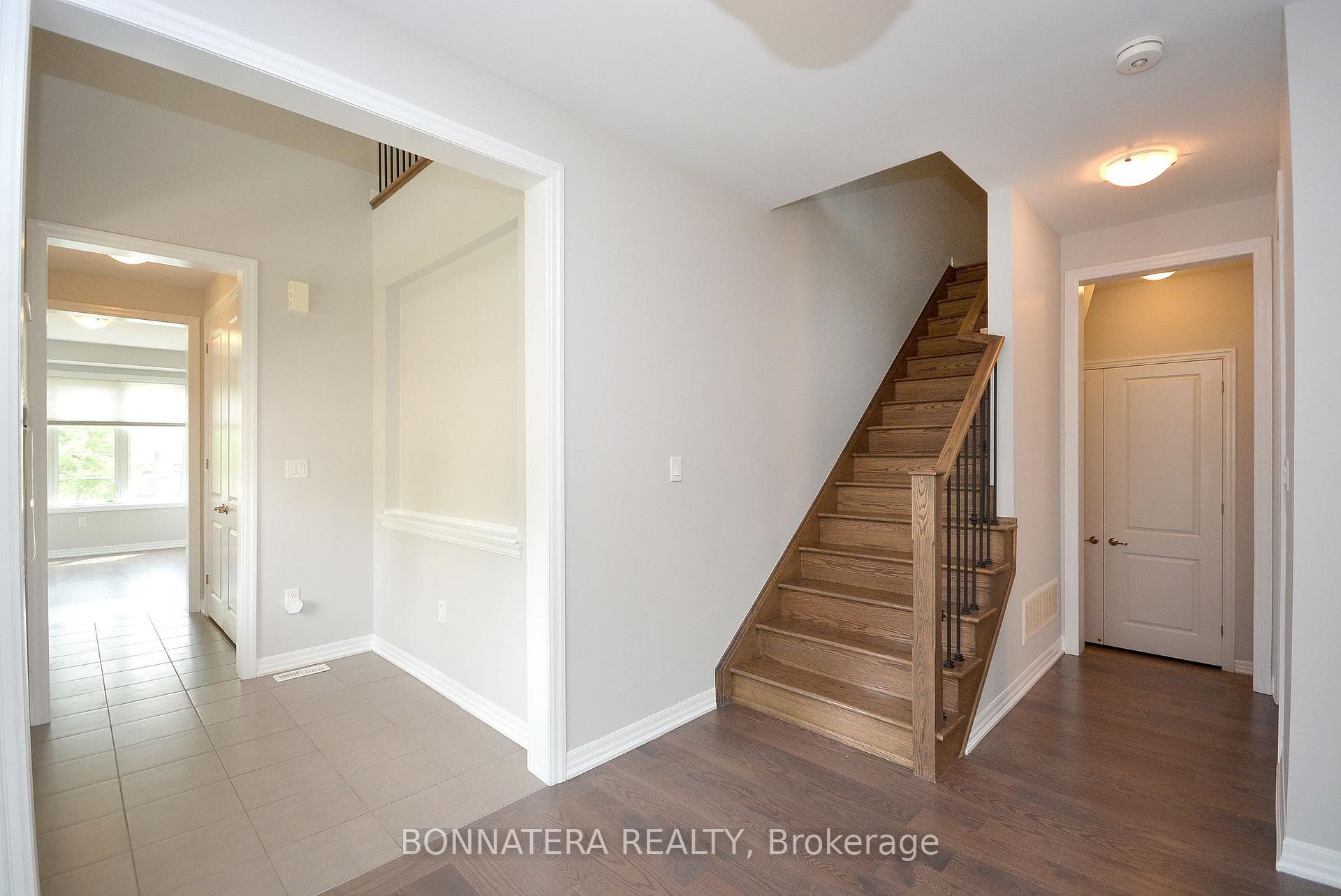 3182 Daisy Way photo 18