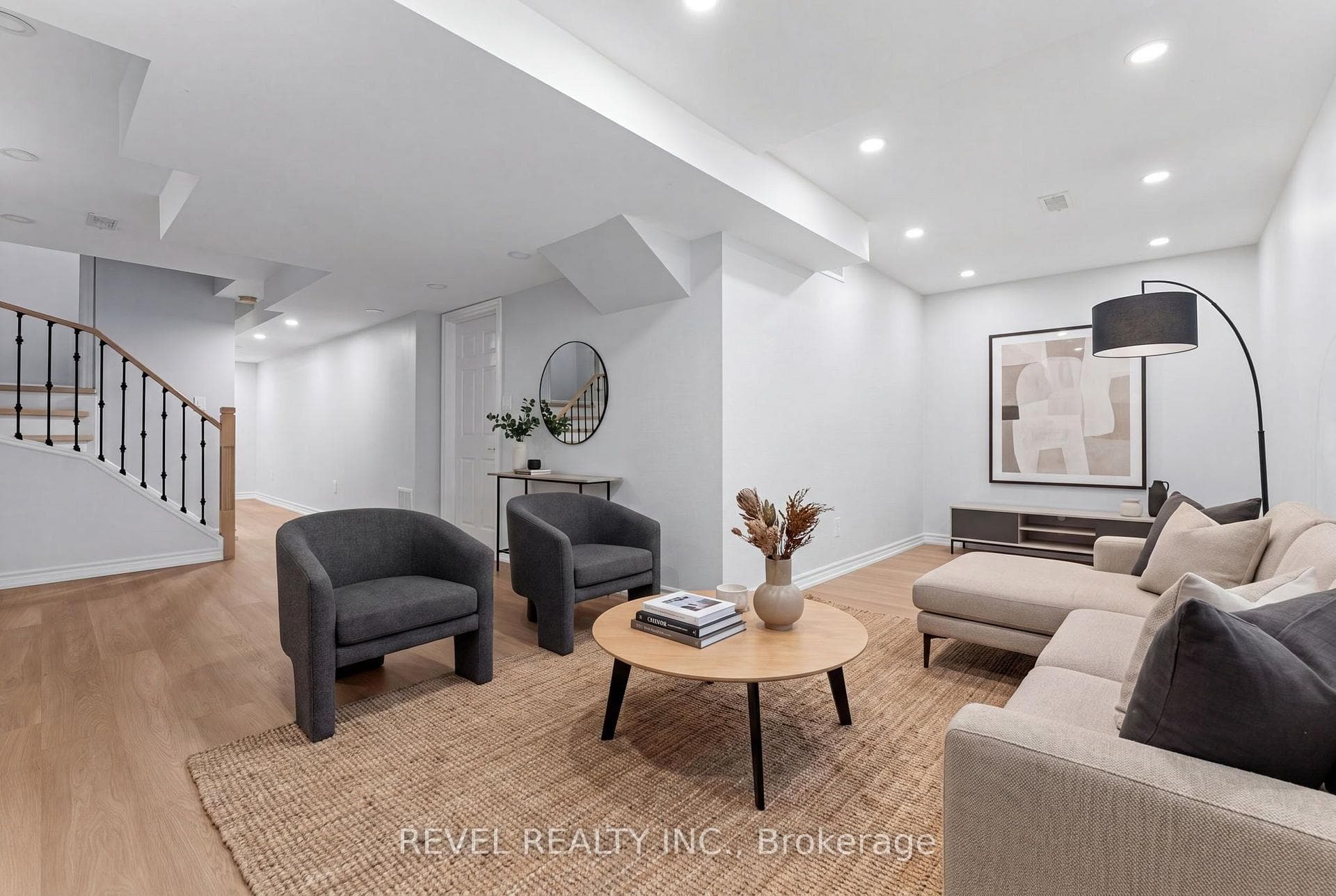 VIRTUAL STAGING