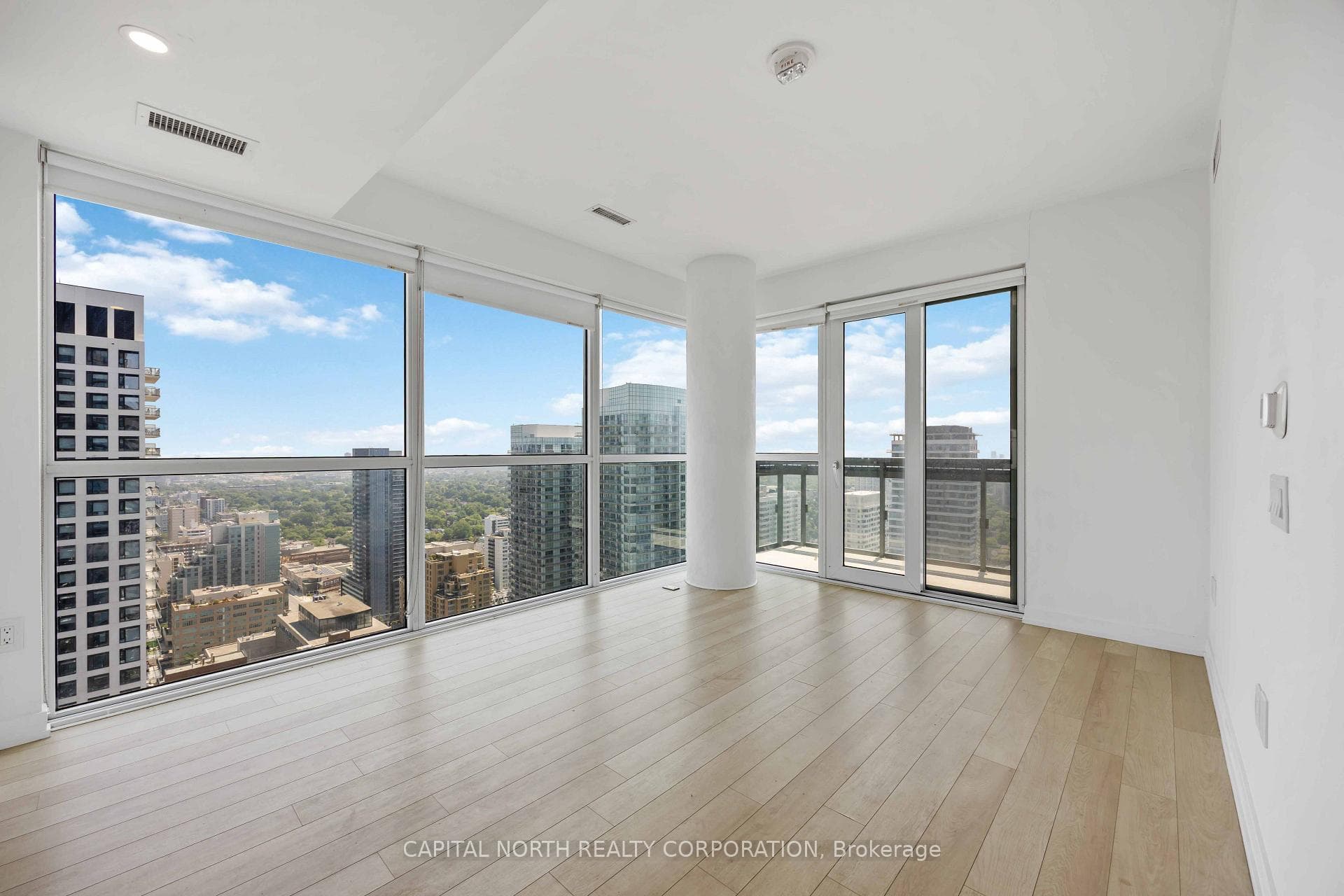 39 Roehampton Avenue Unit 3103 photo 9
