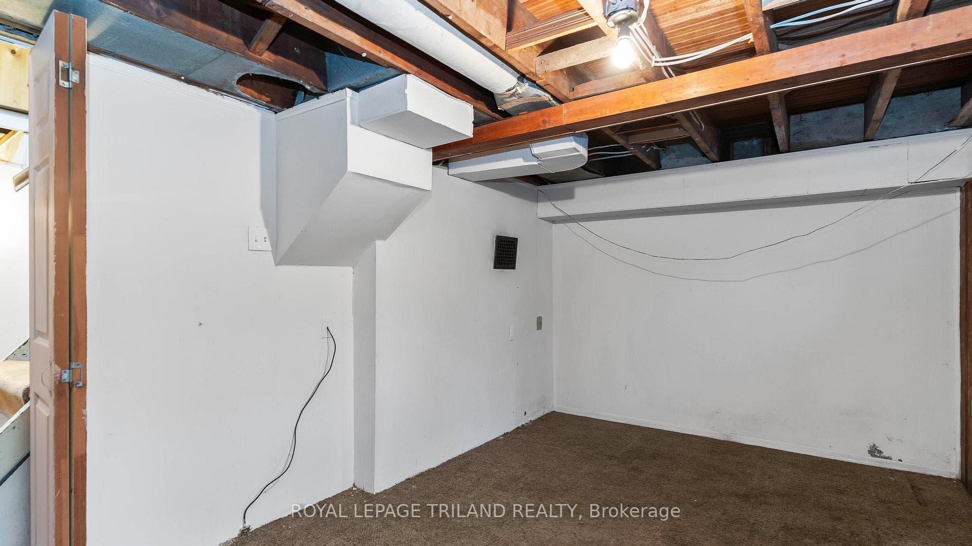 1096 RICHMOND Street photo 21