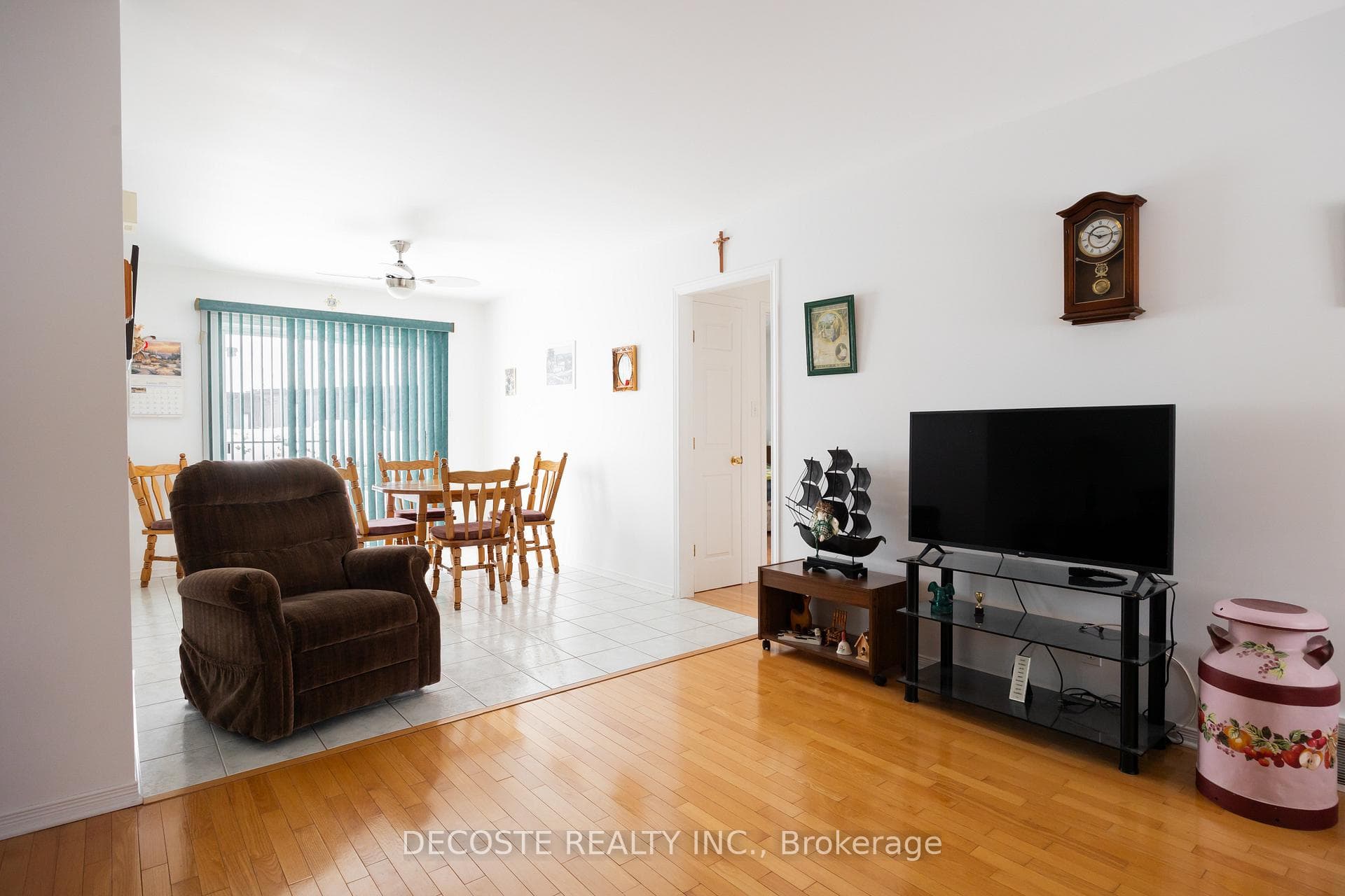 35 Sandfield Avenue photo 4