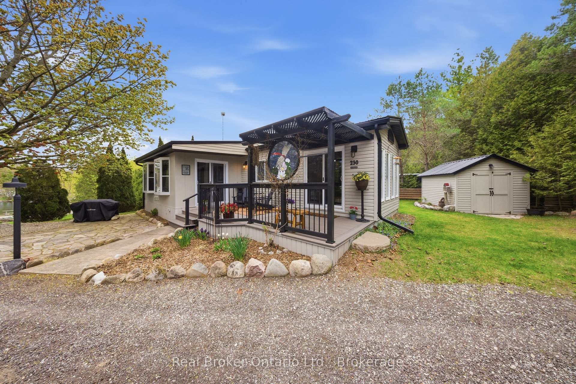 230 Mountain Ash Road photo 1