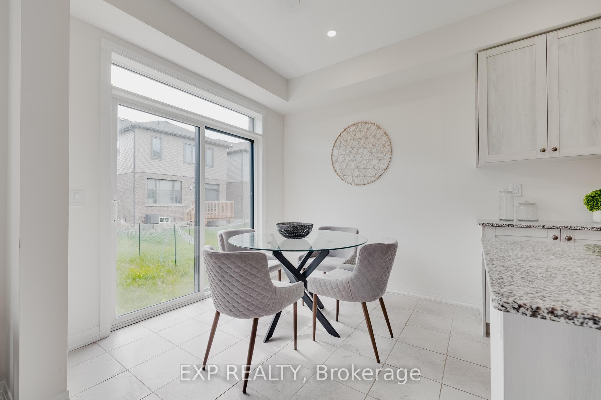 55 Freedom Crescent photo 9