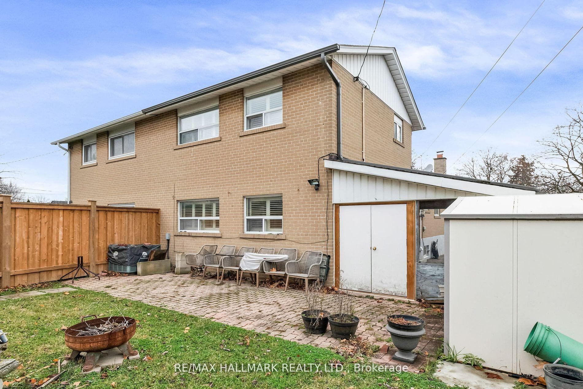 21 FARLEY Crescent photo 40