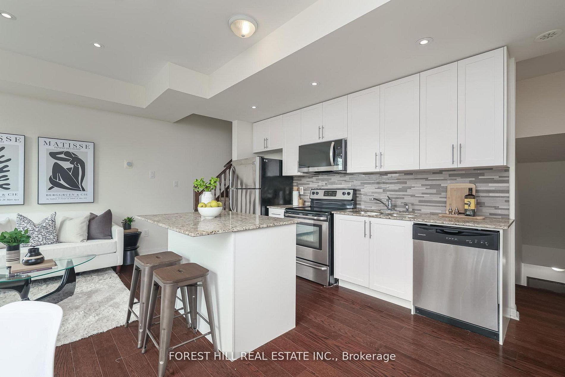 639 Lawrence Avenue Unit 318 photo 8