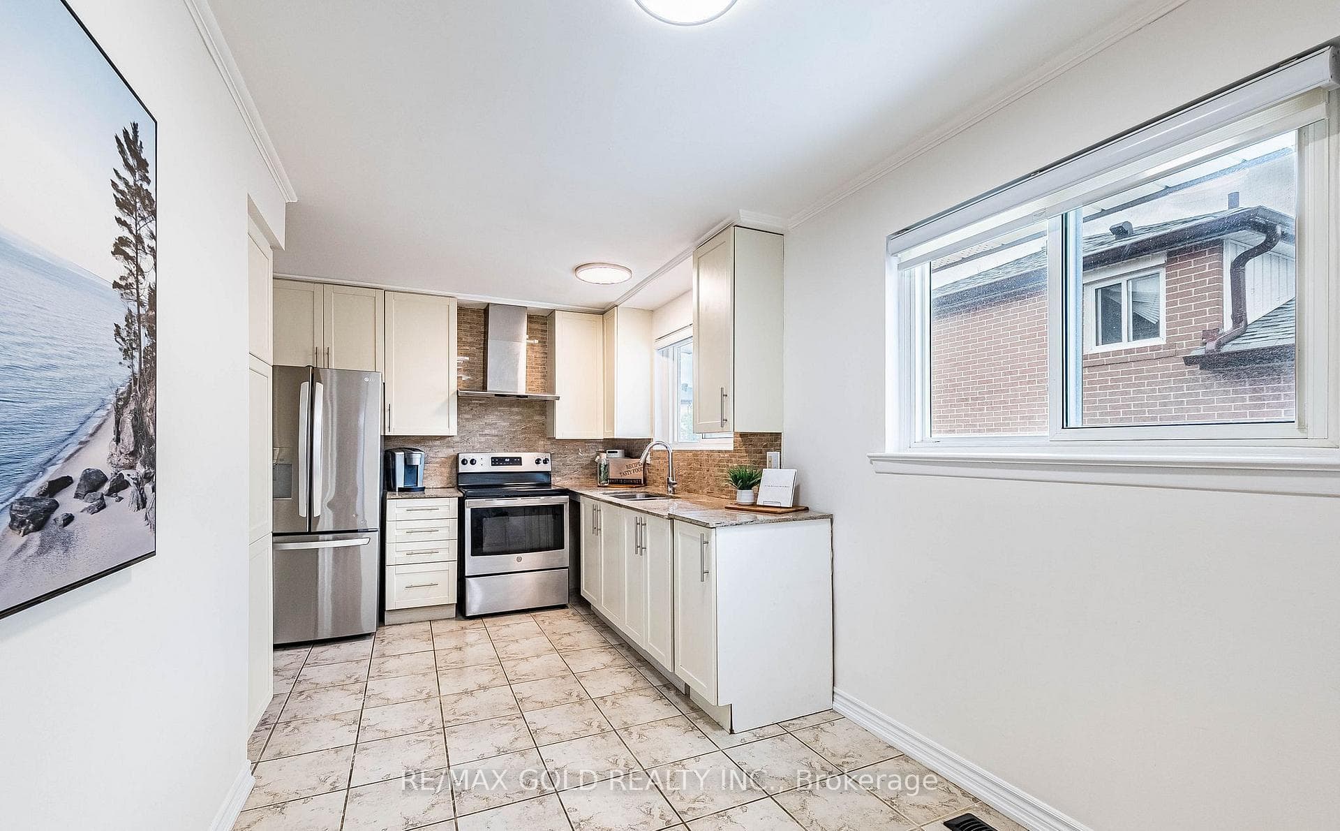 52 Garfield Crescent photo 6