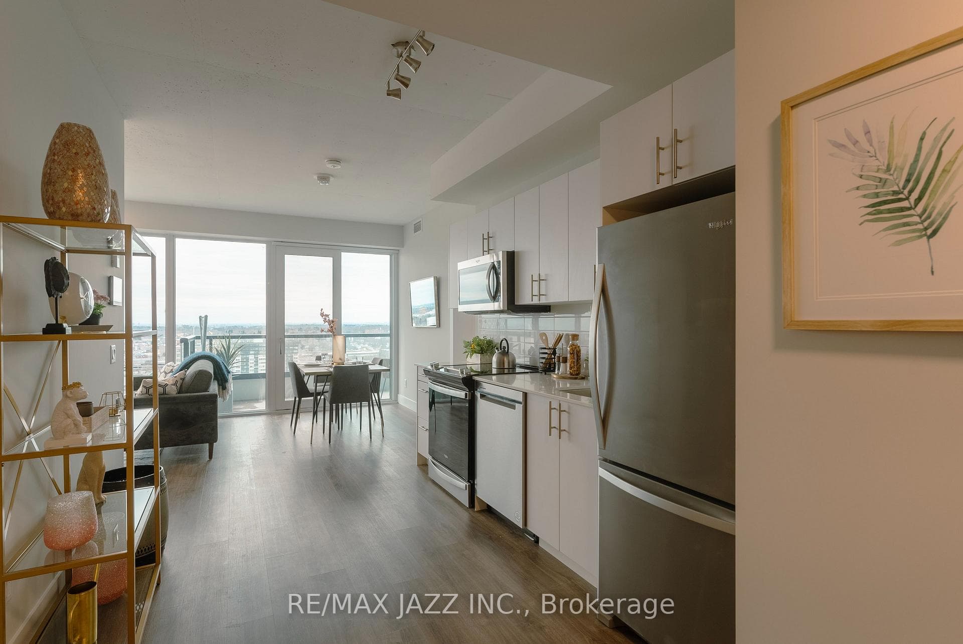 80 Bond Street Unit 1711 photo 3