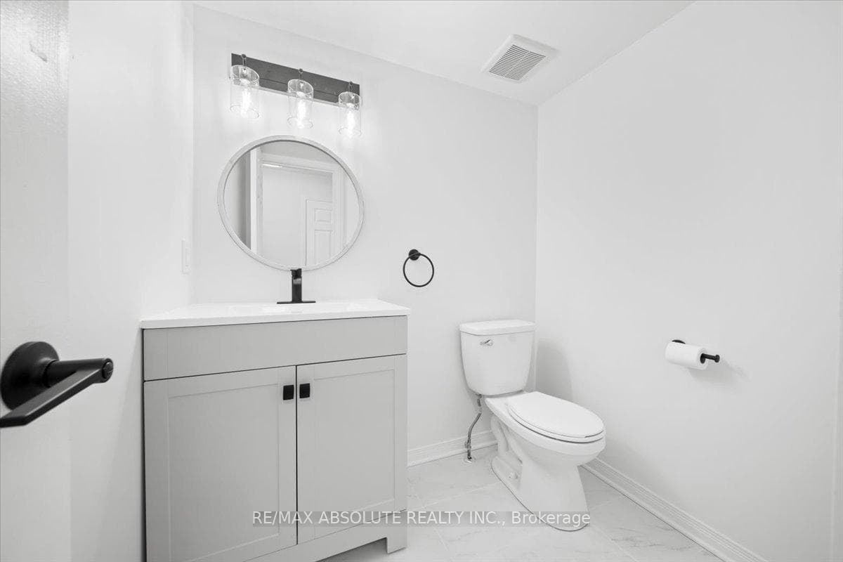221 Gershwin Point photo 7